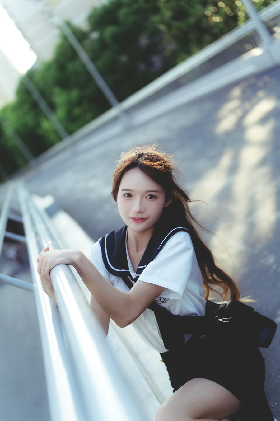 《约定的桥》中兔子Zzz不吃胡萝卜cosplay作品：纯白魅力闪耀！-呆呆萌妹